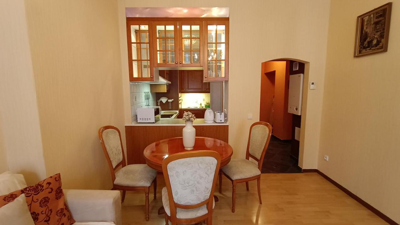 Apartments Stubsi With Colonnade View Карловы Вары Экстерьер фото