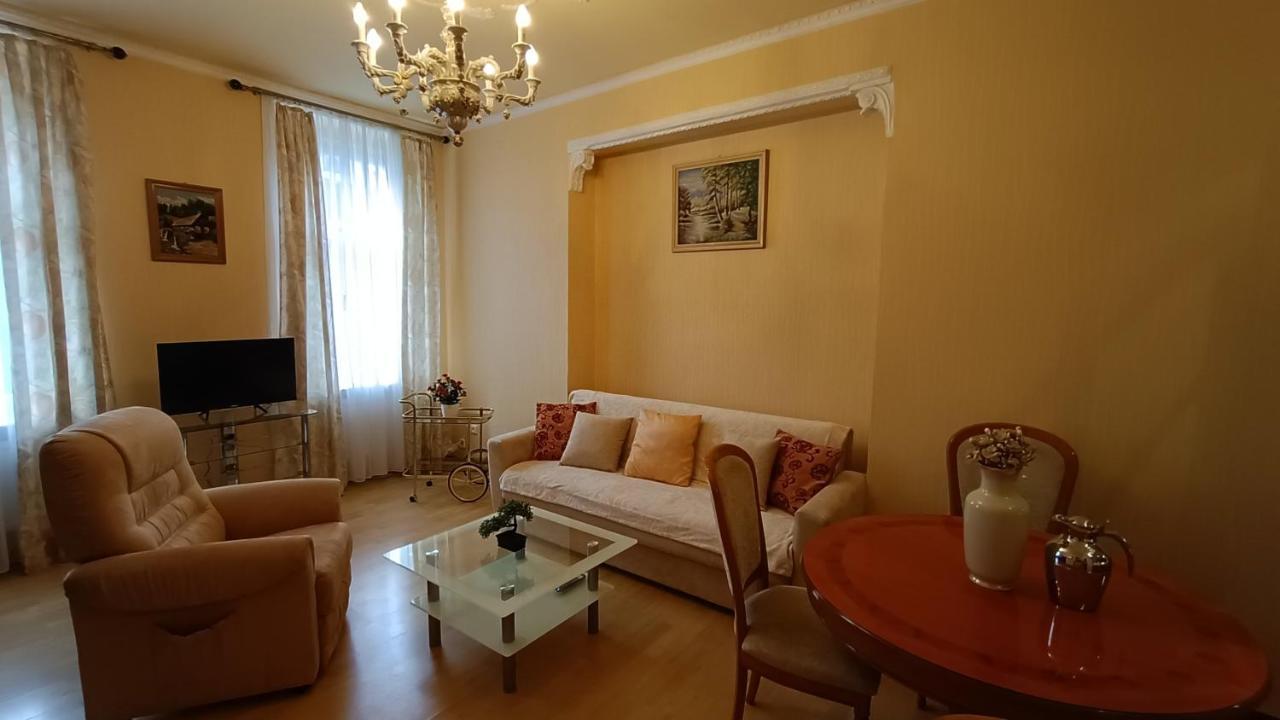 Apartments Stubsi With Colonnade View Карловы Вары Экстерьер фото