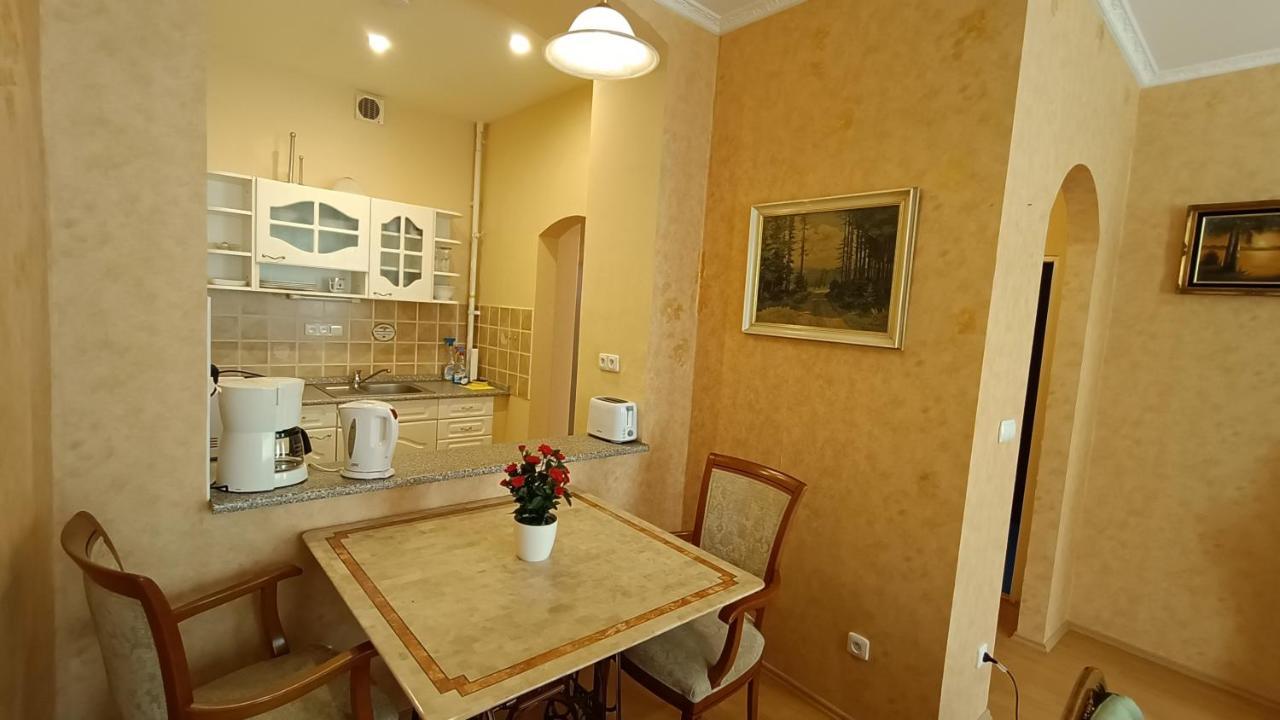Apartments Stubsi With Colonnade View Карловы Вары Экстерьер фото