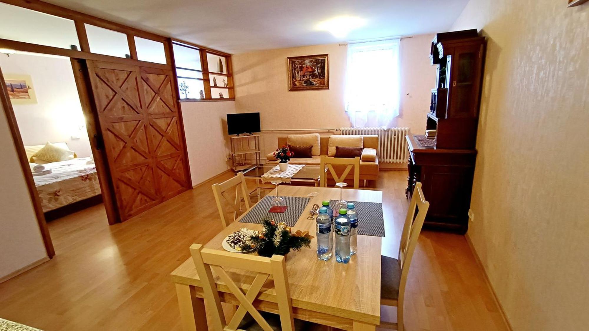 Apartments Stubsi With Colonnade View Карловы Вары Экстерьер фото