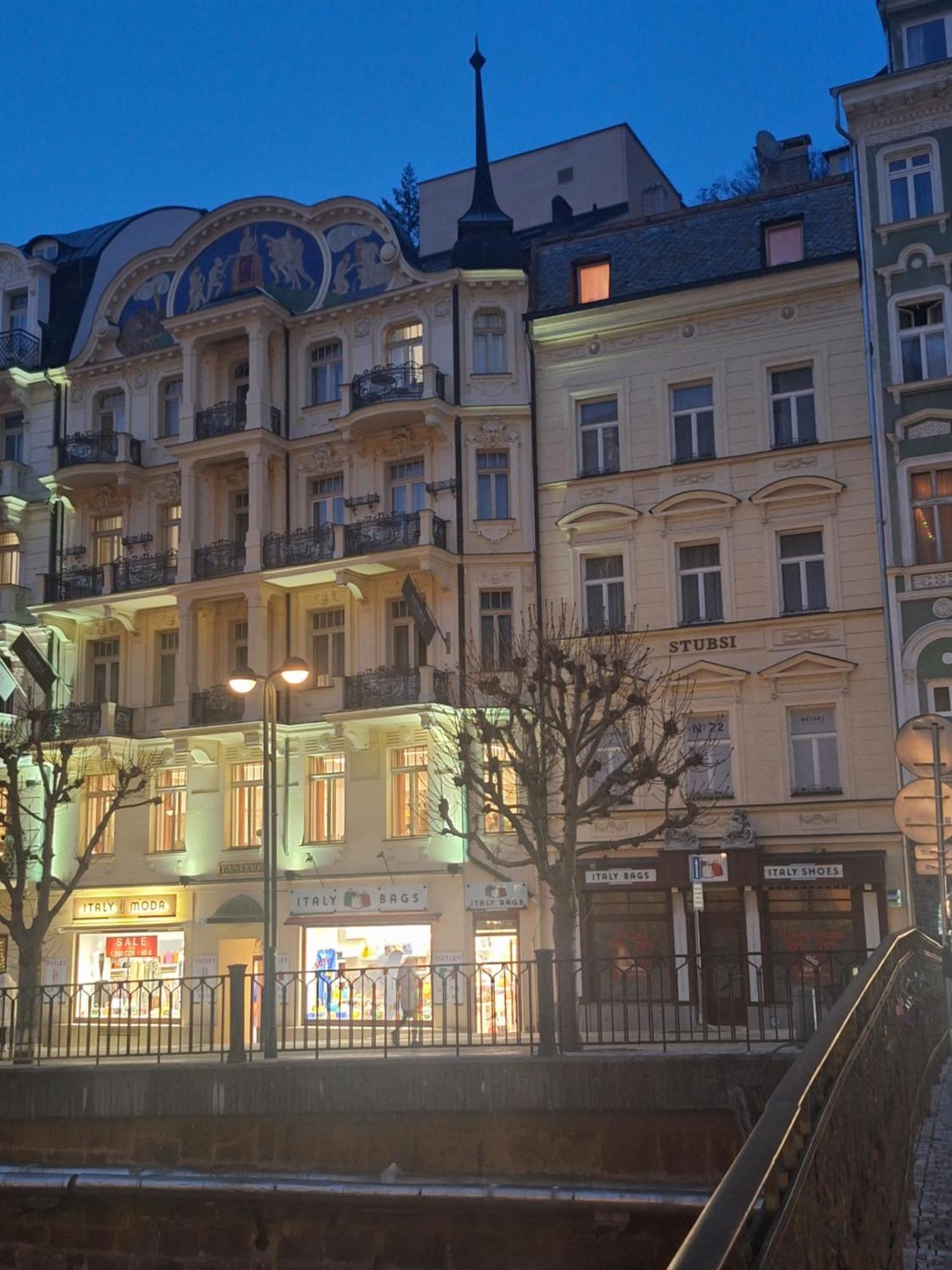 Apartments Stubsi With Colonnade View Карловы Вары Экстерьер фото